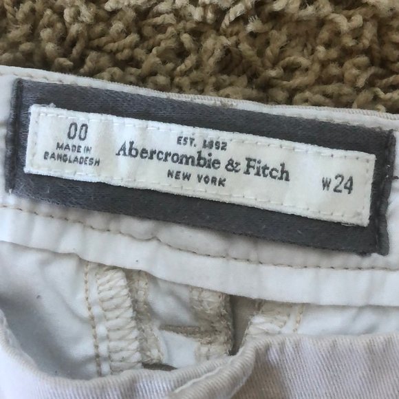 Abercrombie & Fitch Khaki Shorts (00) - Picture 3 of 3